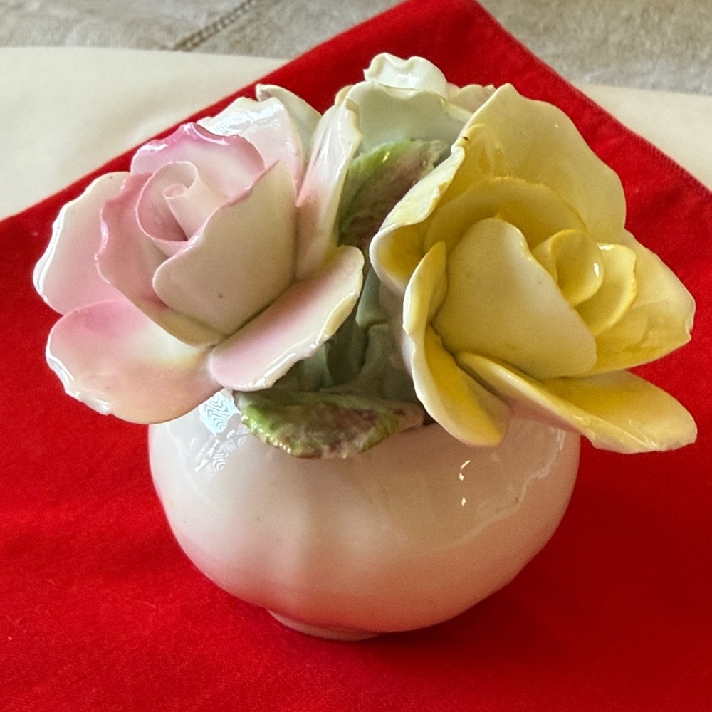 Royal Stratford England fine bone china floral three roses basket